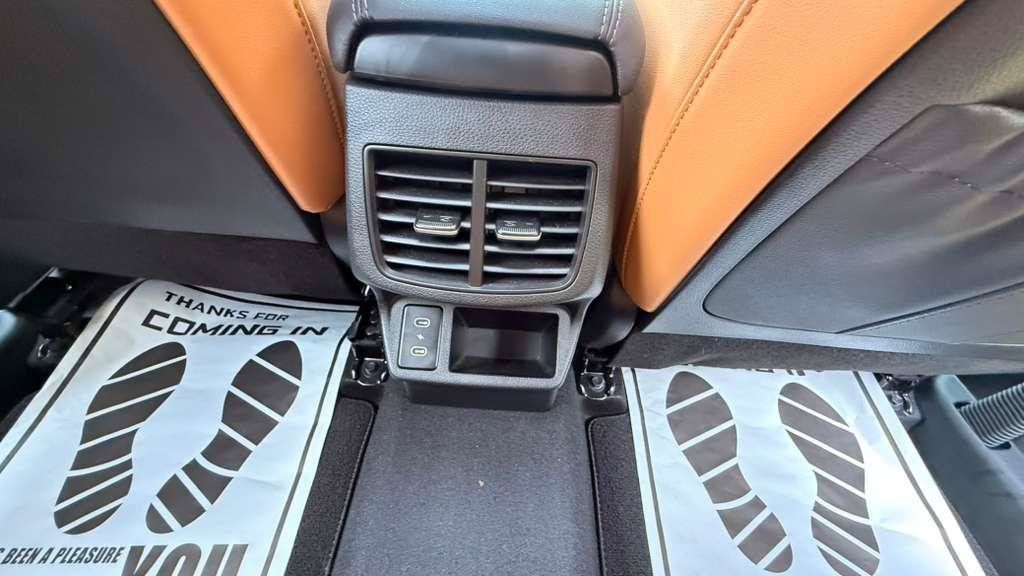 Used 2025 Kia Seltos EX w/ EX Sunroof Package FWD image 2