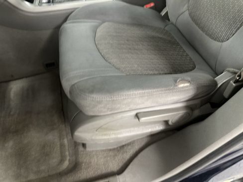 Used 2012 Chevrolet Traverse LS FWD image 12