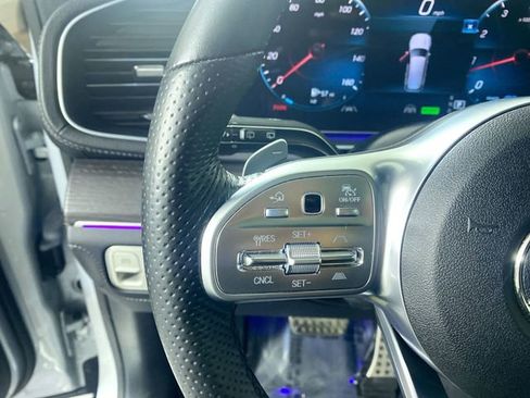 Used 2023 Mercedes-Benz GLS 450 4MATIC image 11