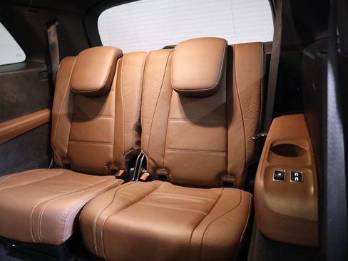 Used 2025 Mercedes-Benz GLS 450 4MATIC w/ AMG Line Exterior image 44