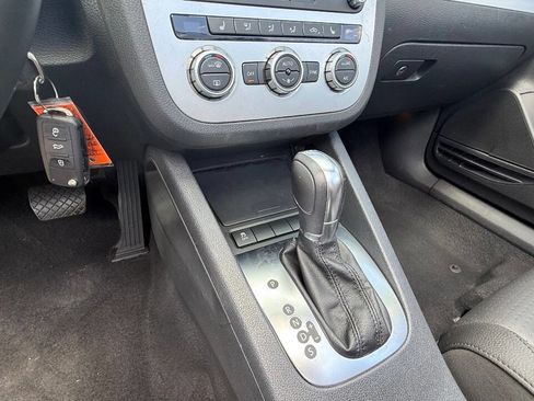 Used 2013 Volkswagen Eos Komfort FWD image 62