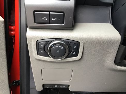 Used 2022 Ford F250 XLT w/ XLT Premium Package AWD/4WD image 23