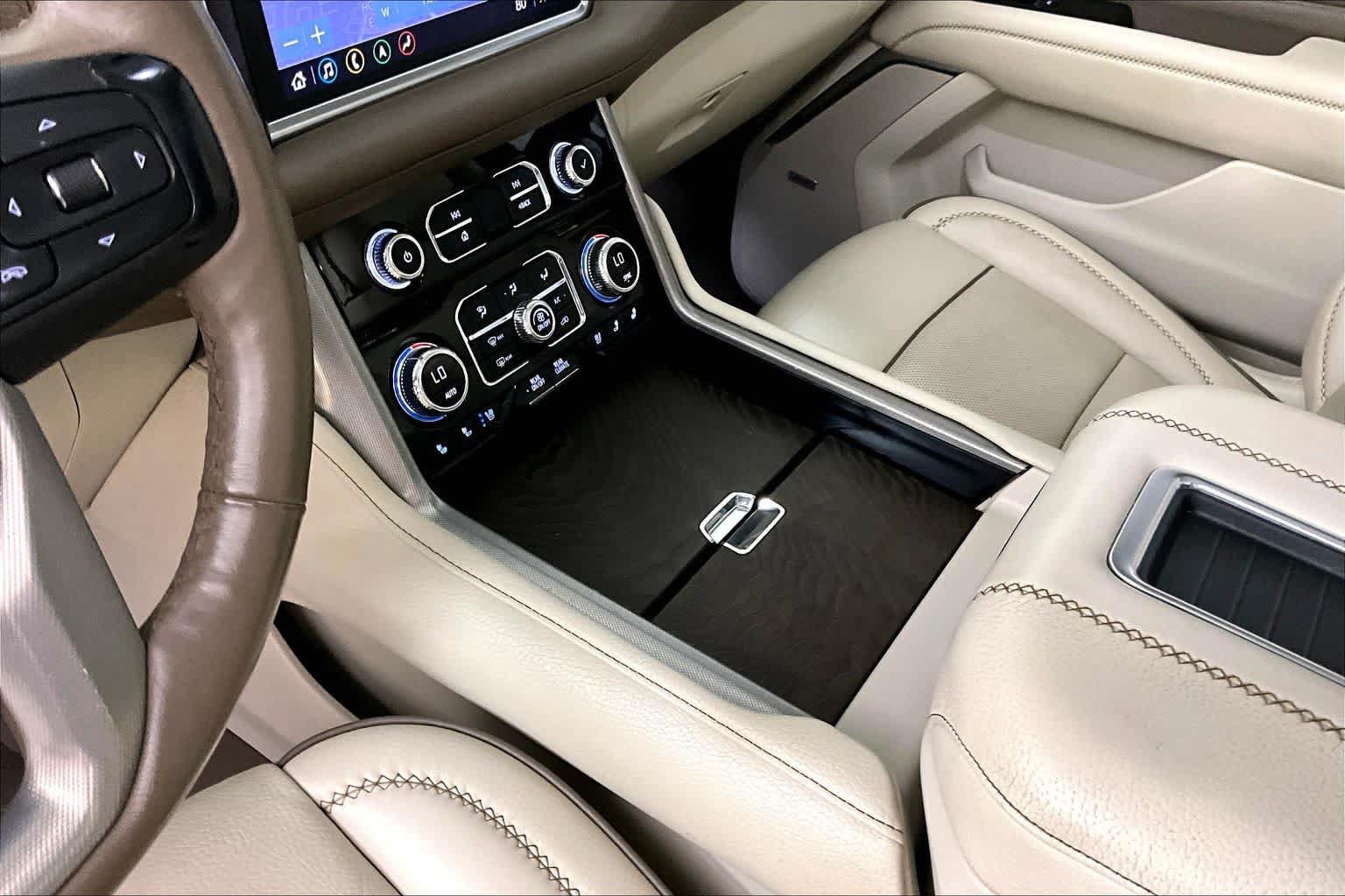 Used 2021 GMC Yukon Denali w/ Denali Premium Package RWD image 15