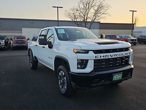 Used 2023 Chevrolet Silverado 2500 Custom image 10