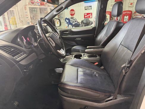 Used 2019 Dodge Grand Caravan GT image 11