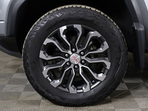 Used 2023 GMC Canyon Denali image 26