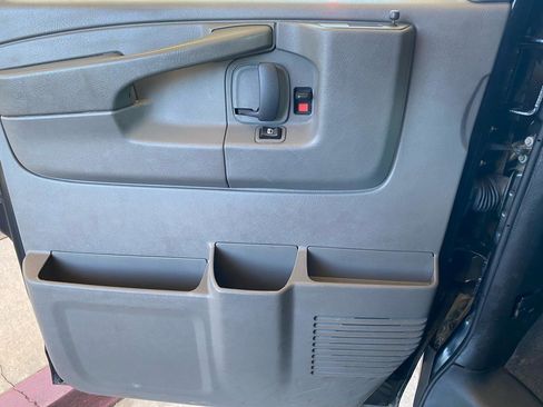 Used 2008 Chevrolet Express 1500 AWD Passenger w/ LT Preferred Equipment Group image 33
