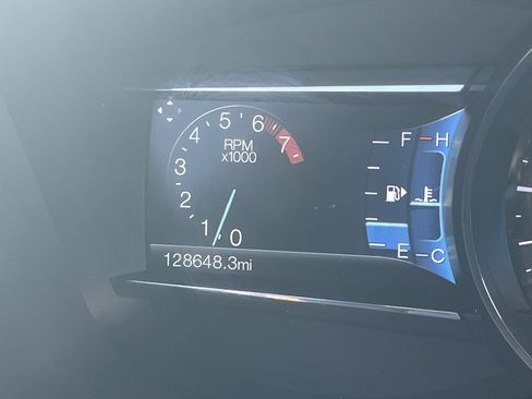 Used 2017 Ford Explorer XLT w/ Equipment Group 201A image 17