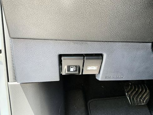 Certified 2022 Nissan Kicks SV FWD image 13