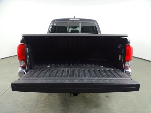 Used 2021 Toyota Tacoma SR5 RWD image 13