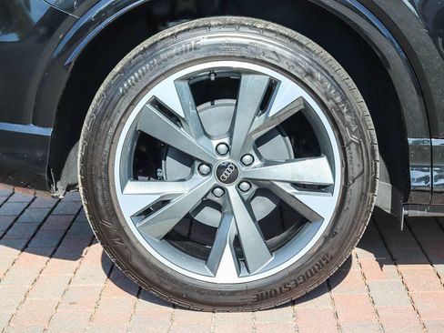 Used 2025 Audi Q4 e-tron Premium w/ Convenience Package AWD/4WD image 10