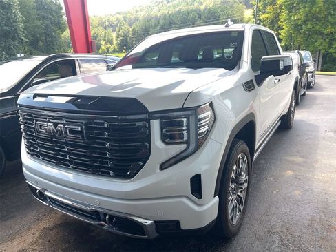 Used 2025 GMC Sierra 1500 Denali Ultimate AWD/4WD image 2