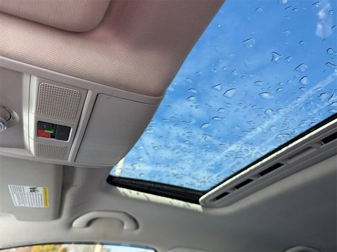 Used 2022 Volkswagen Passat 2.0T SE image 25