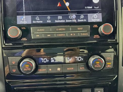 Used 2024 Nissan Titan PRO-4X w/ Pro-4x Convenience Package AWD/4WD image 16