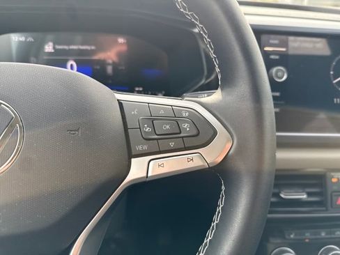 Certified 2023 Volkswagen Taos SE w/ Panoramic Sunroof Package image 19