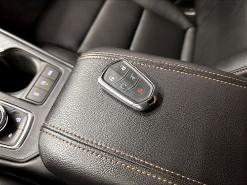 Used 2019 Cadillac XT4 Sport w/ Cold Weather Package FWD image 12
