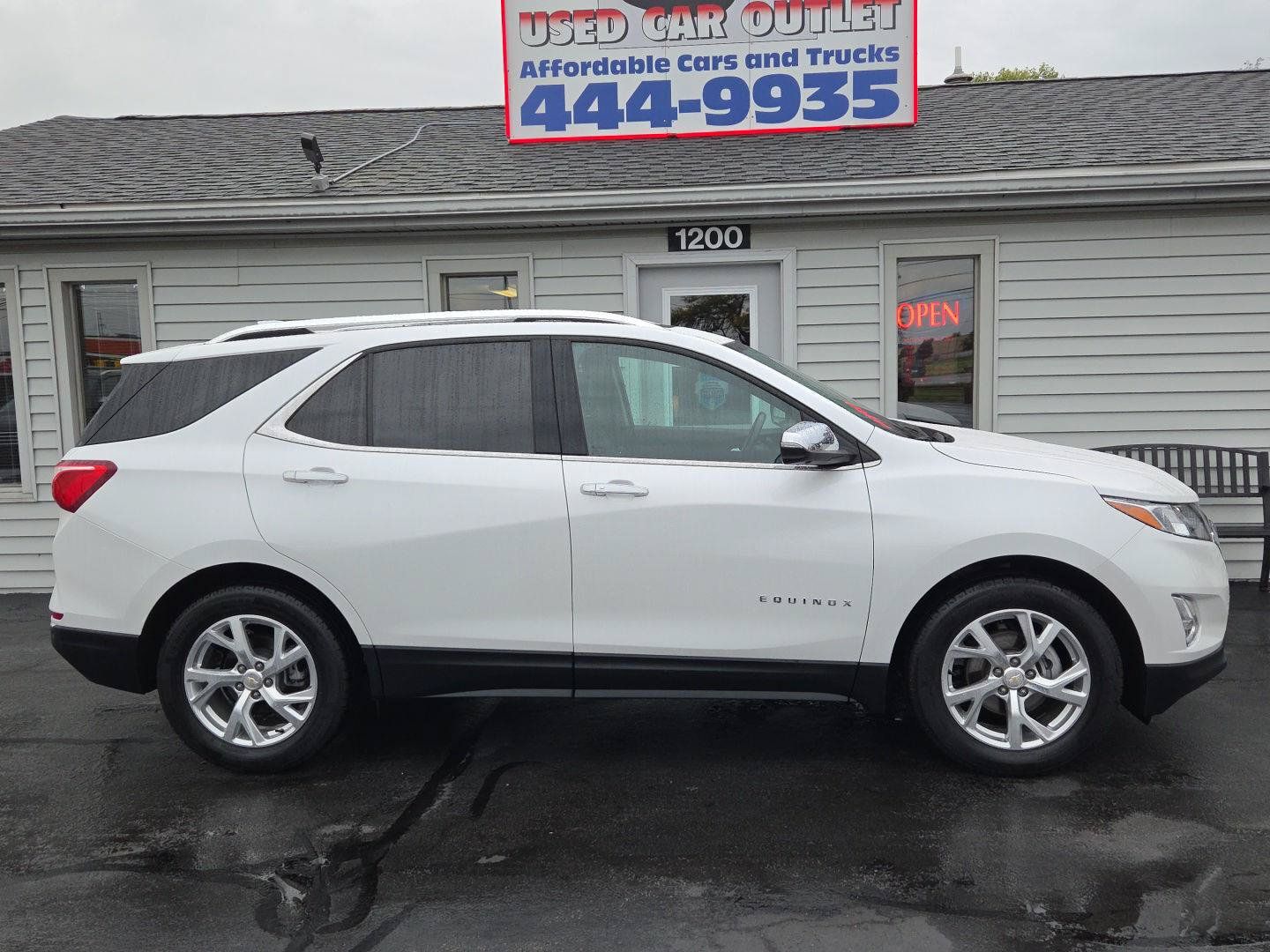 Used 2021 Chevrolet Equinox Premier FWD image 2