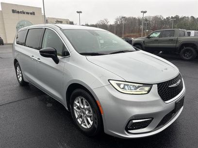 Used 2024 Chrysler Pacifica Touring-L