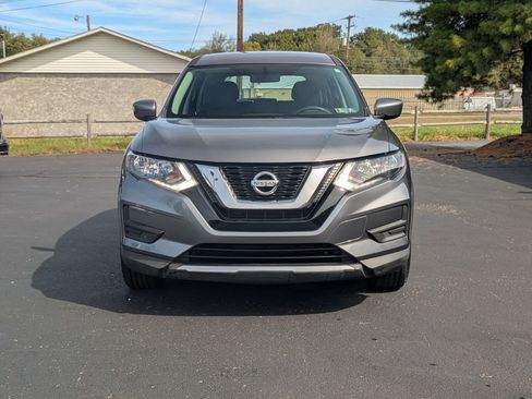 Used 2017 Nissan Rogue S AWD/4WD image 2
