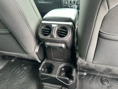 Used 2020 Jeep Wrangler Unlimited Sport image 33