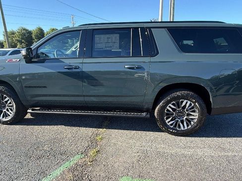 New 2026 Chevrolet Suburban Z71 w/ Z71 Off-Road Package AWD/4WD image 11