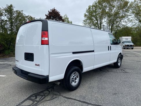 Used 2023 GMC Savana 2500 Extended w/ Driver Convenience Package RWD image 7