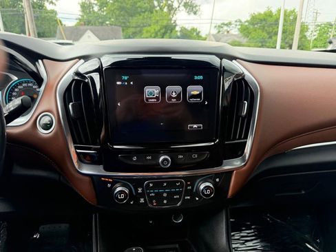 Used 2019 Chevrolet Traverse High Country AWD/4WD image 37