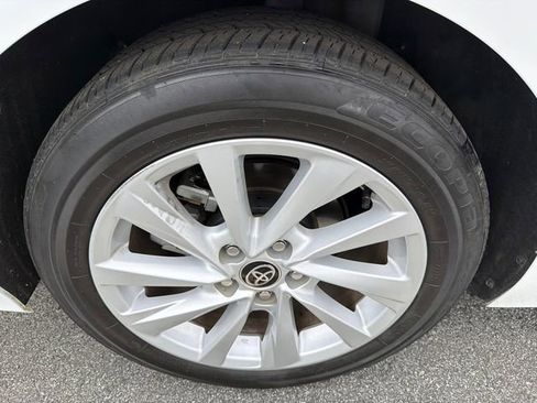 Used 2021 Toyota Camry LE image 17
