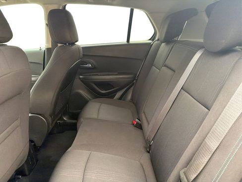 Used 2016 Chevrolet Trax LT w/ LT Sun and Sound Package image 11