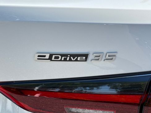 Used 2024 BMW i4 eDrive35 w/ Premium Package RWD image 28