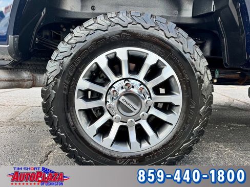 Used 2022 Ford F250 Lariat w/ Lariat Ultimate Package AWD/4WD image 21