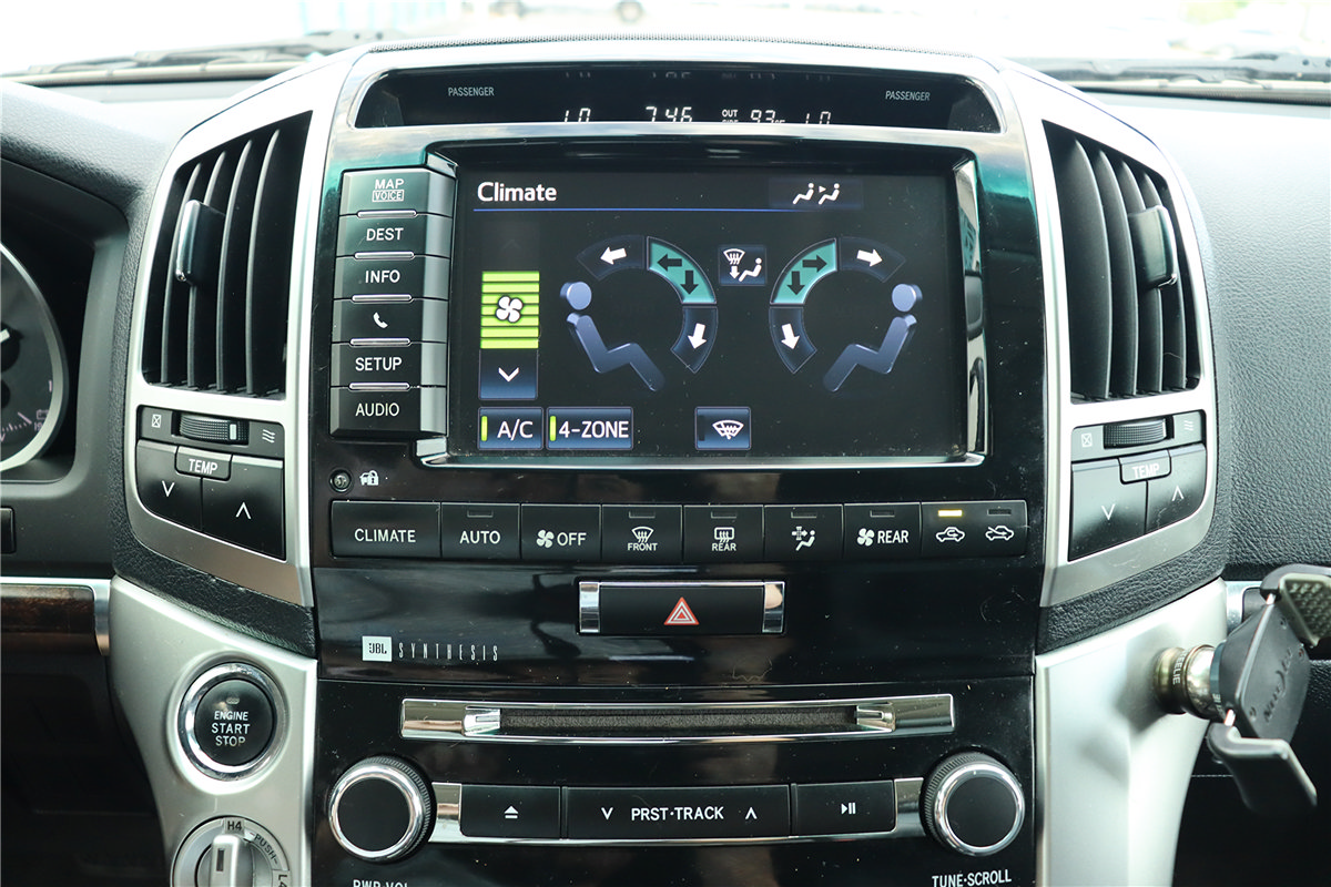 Used 2015 Toyota Land Cruiser AWD/4WD image 35