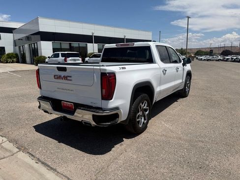 Used 2023 GMC Sierra 1500 SLT w/ X31 Off-Road Package AWD/4WD image 5