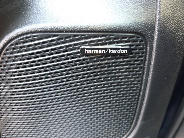 Used 2025 Chrysler Pacifica Pinnacle FWD image 14