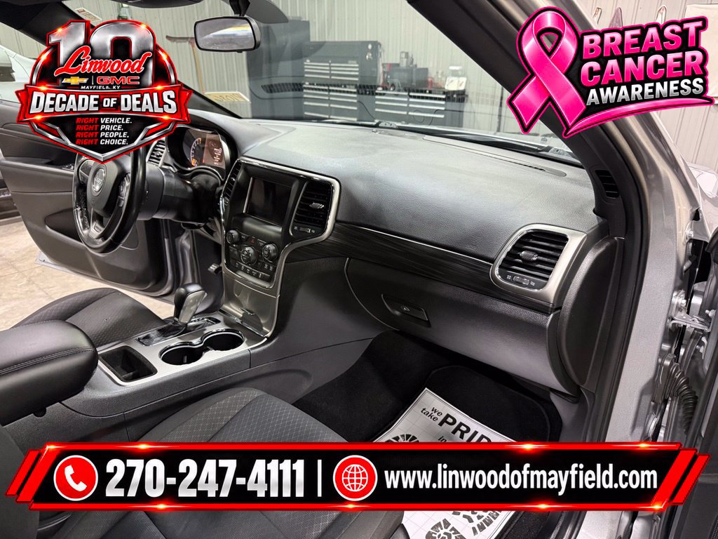 Used 2021 Jeep Grand Cherokee Laredo AWD/4WD image 27