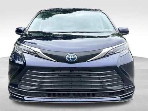 Used 2023 Toyota Sienna LE FWD image 8