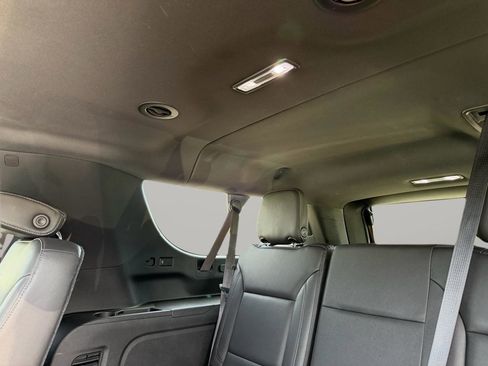 Used 2021 Chevrolet Suburban LT RWD image 32