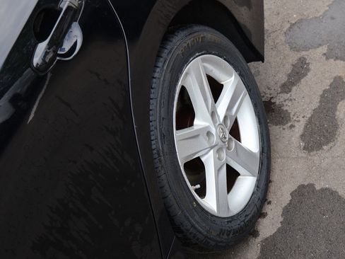 Used 2013 Toyota Camry SE w/ Convenience Pkg FWD image 30