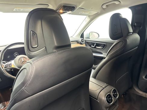 Used 2023 Mercedes-Benz GLC 300 4MATIC image 34