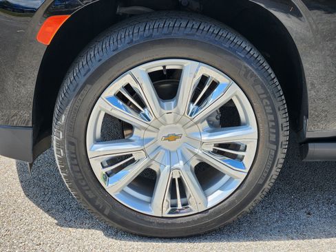 Used 2021 Chevrolet Tahoe High Country AWD/4WD image 32