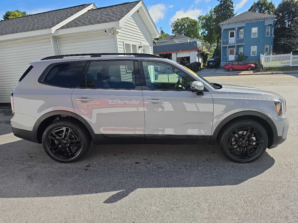 Used 2025 Kia Telluride SX Prestige X-Line AWD/4WD image 3