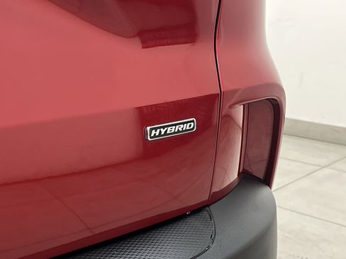 Used 2020 Ford Escape Titanium image 30