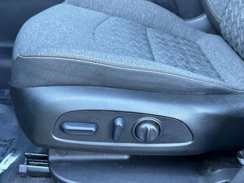 Used 2024 Chevrolet Equinox LT image 13