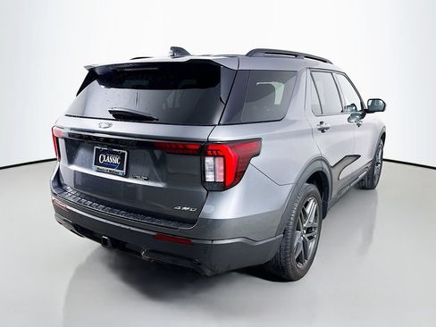 Used 2025 Ford Explorer ST-Line w/ ST-Line Street Pack AWD/4WD image 7