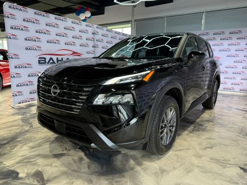 Used 2026 Nissan Rogue SV FWD image 2