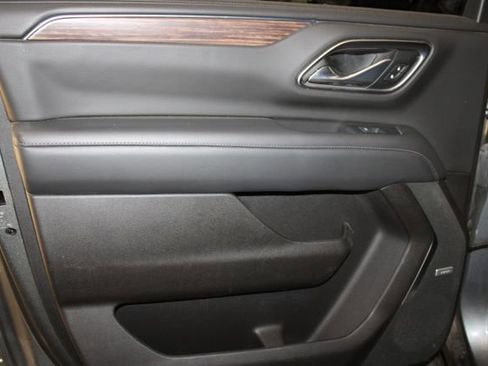 Used 2021 Chevrolet Suburban High Country AWD/4WD image 12