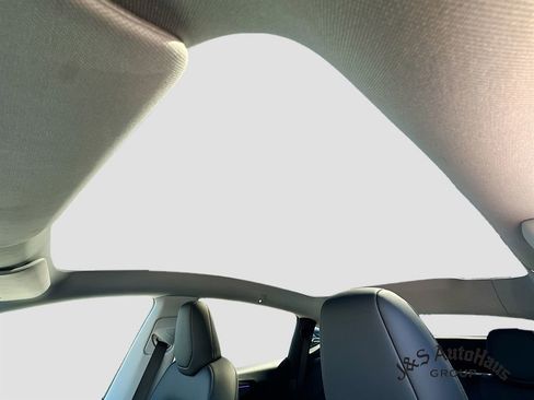 Used 2026 Tesla Model Y AWD image 16