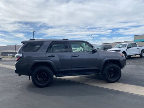 Used 2020 Toyota 4Runner SR5 Premium AWD/4WD image 19