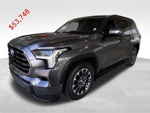 Certified 2023 Toyota Sequoia SR5 AWD/4WD image 4