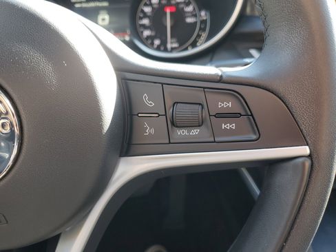 Used 2019 Alfa Romeo Stelvio AWD image 30